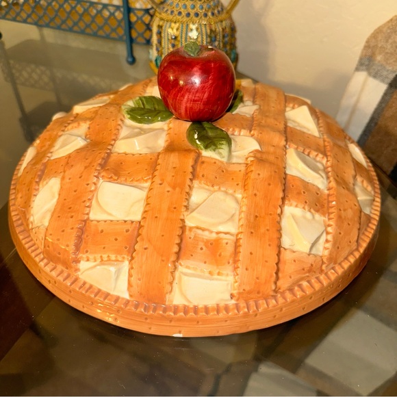Ceramic Pie Dish with Apple Design - Picture 3 of 16